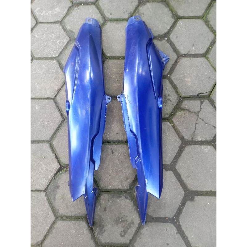 cover body belakang Yamaha Vega R New biru original second