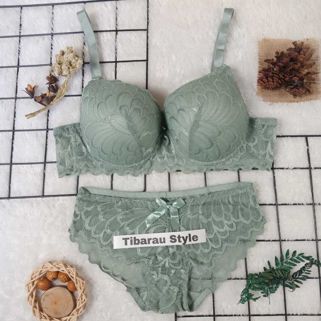 Bra Set Bh + Cd Brokat Cup C Berkawat Busa Tebal