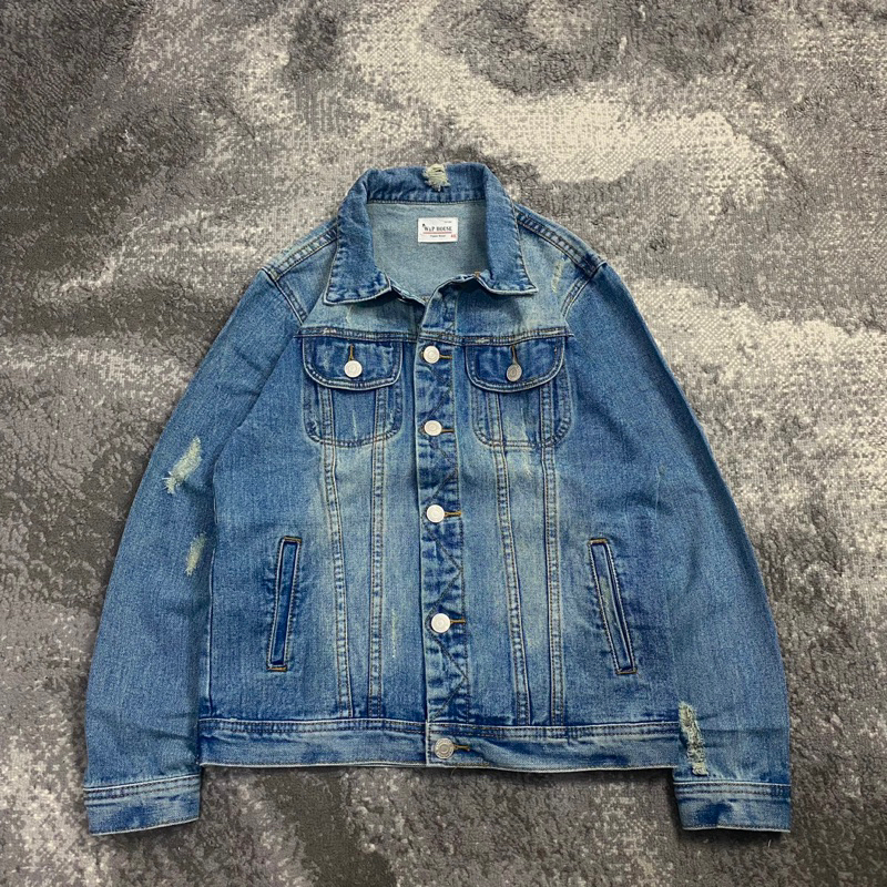 W&P House Trucker Jacket Type III Bluewashed Ripped