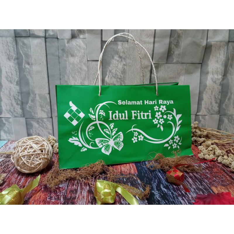 

paperbag idul fitri 27*13*15cm @10pcs