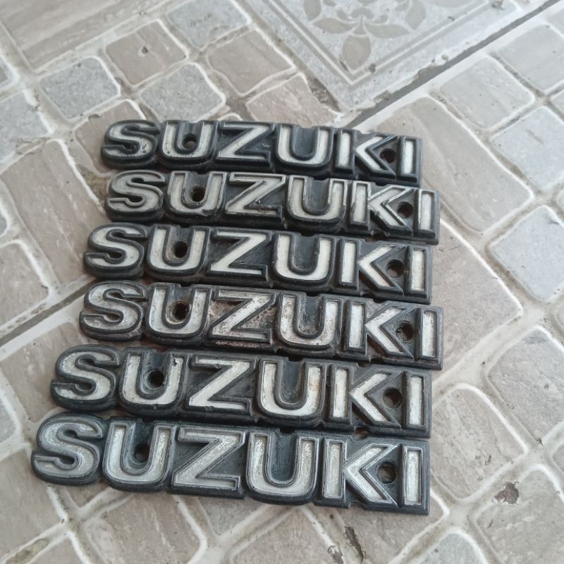 emblem body emblem tangki suzuki rc100 rc 80 tahun tua