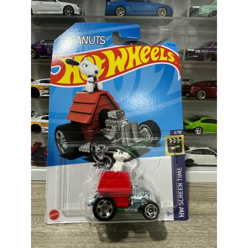 Hotwheels Snoopy Peanuts