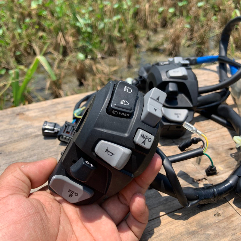 Holder kiri moge universal original forza crf 1000 cc