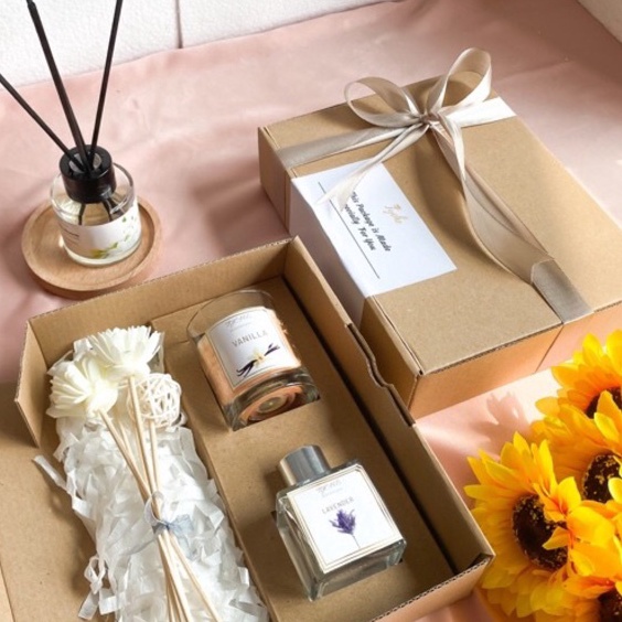 

KODE WHQ600 GIFT SET REED DIFFUSER LILIN AROMATERAPI // HAMPERS AROMATERAPI // REED DIFFUSER //LILIN AROMATERAPI // GIFT BIRTHDAY // WEDDING // GRADUATION