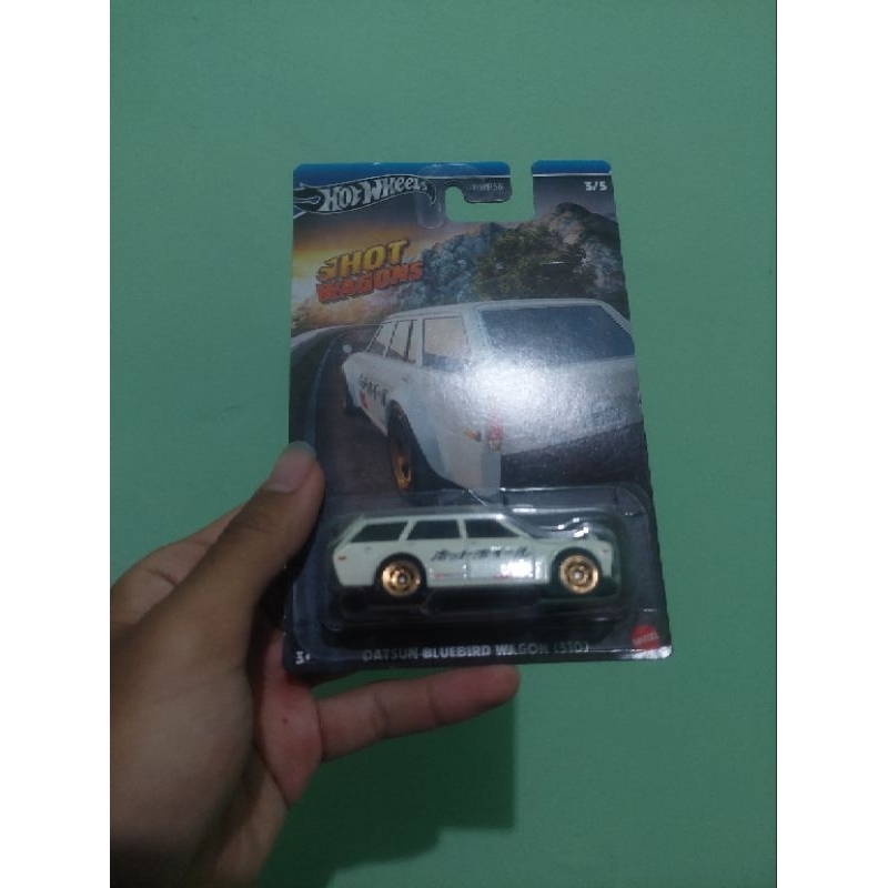 hot wheels hot wagon datsun bluebire