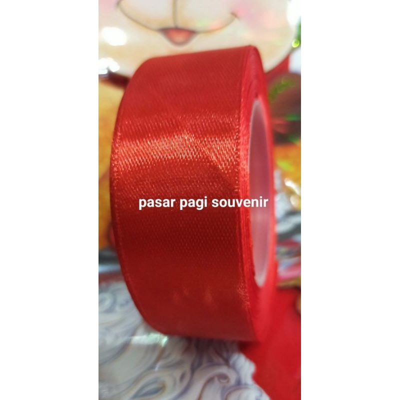 

PITA KAIN SATIN MERAH CABE 1 INCH 2, 5 CM (PER 1 ROLL)