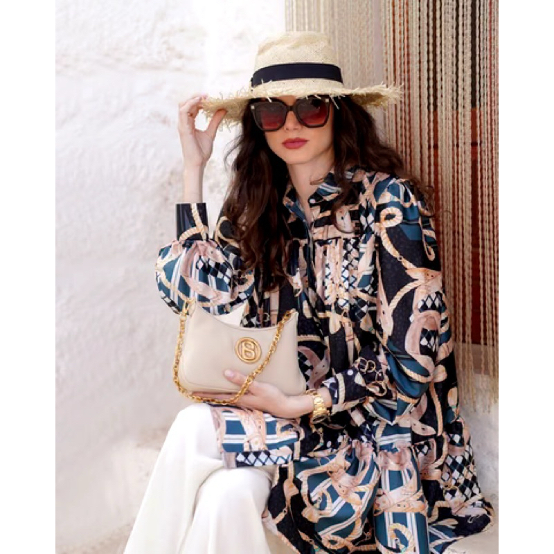 PL Buttonscarves/Benang Jarum Tunik