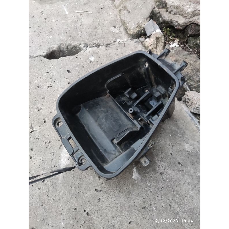 box bagasi luggage wadah helm scoopy karbu original ori asli second