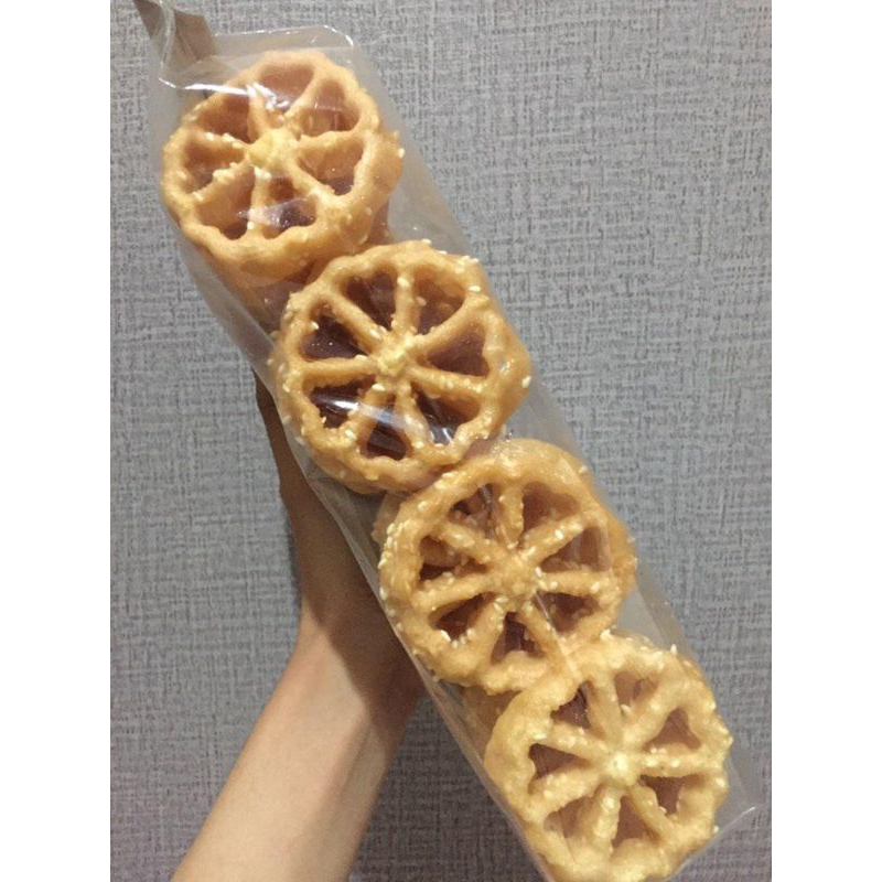 

KUE KEMBANG GOYANG MANIS