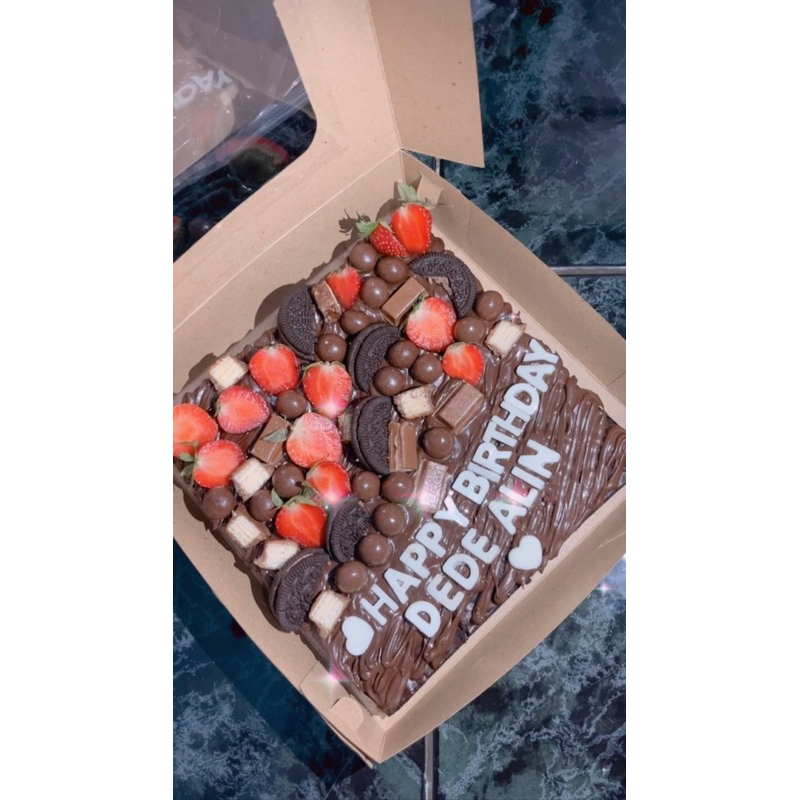 

Birthday Brownis by Dekane (sebelum checkout liat deskripsi dlu ya)