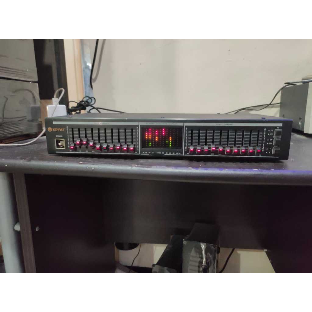 equalizer KINYO Lampu layar digital 24 chanel