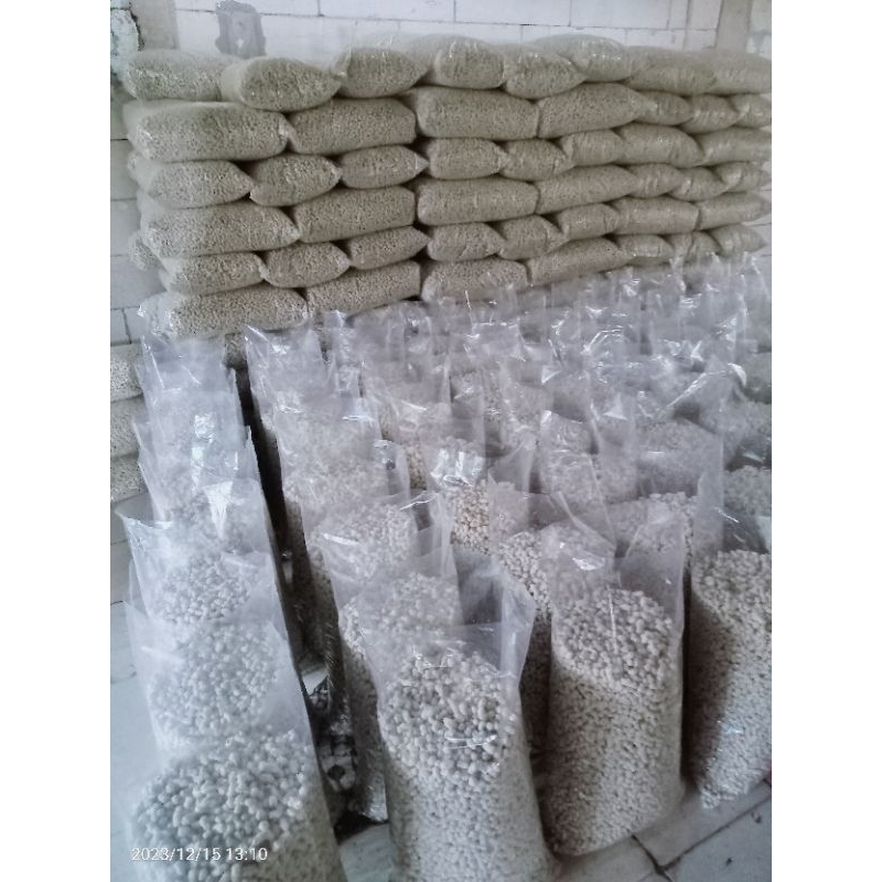 

pink Pilus kencur / cikur 5Kg, kemasan 1 bal,tiktak toping baso seblak makanan ringan, Snack