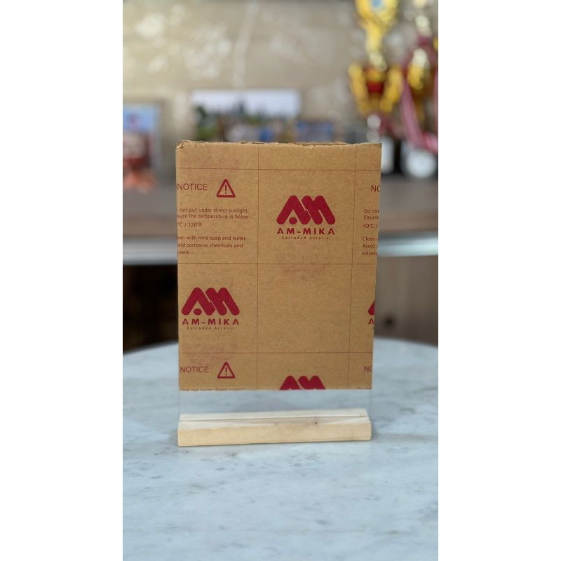 

Tent holder/Tent Card akrilik Kaki Kayu A3