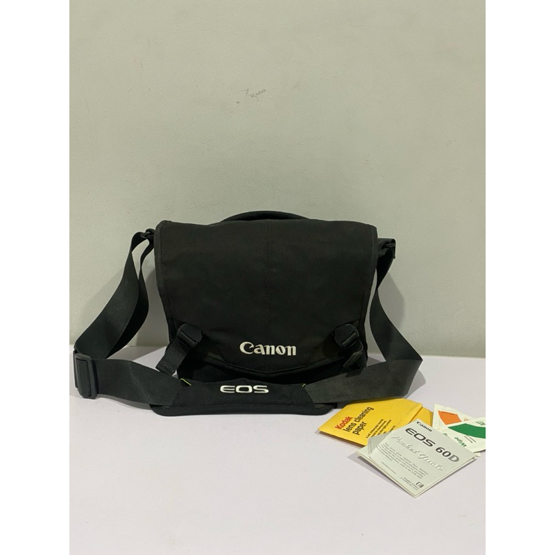 tas selempang kamera Crumpler the six million dollar home