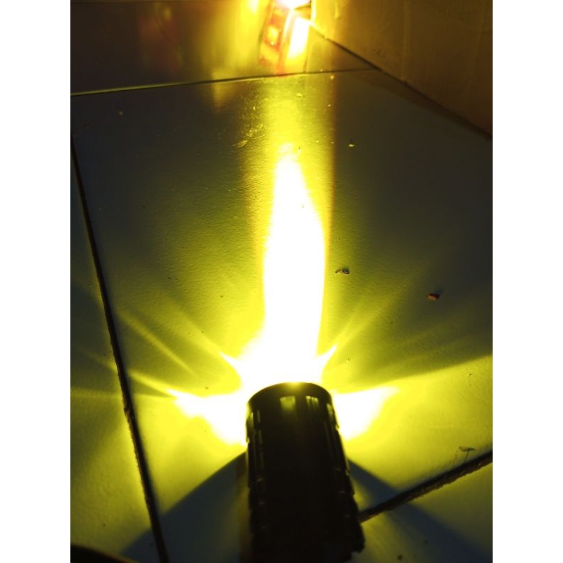Lampu fog lamp kuning kuning tembus kabut