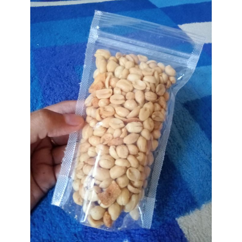 

kacang bawang asin Krenyes