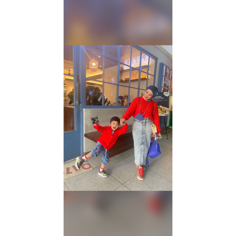 Couple Ibu dan Anak Sweater Rajut Merah Preloved