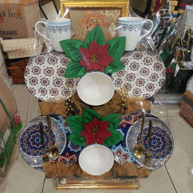 

Parcel Natal - Tahun Baru Pecah Belah Dinner Set TERMURAH