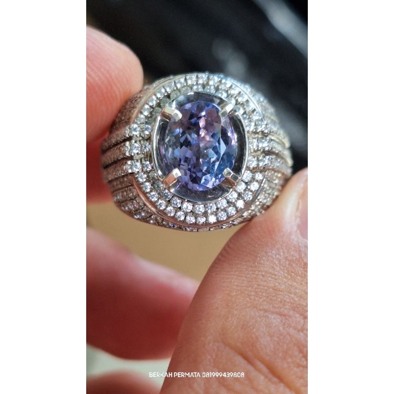 Natural three colour tanzanite memo CGL Lab