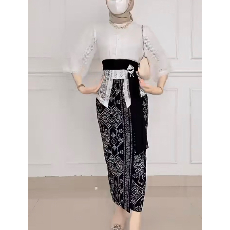 (HANYA KEBAYA, TANPA INNER) Baju Kebaya Brokat Lonceng Messy Bali