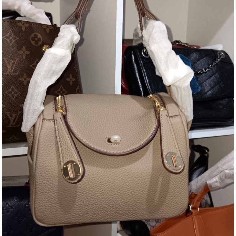 LINDOY ZIPER RiRI size 20 KULAS KULIT NYA LEMBUT DI PEGANG