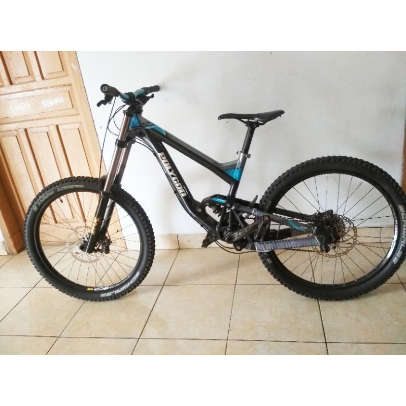 POLYGON COLLOSUS DH 2.0 MULUS SPEK MANTAP ORGINAL PABRIK NOT PATROL TREK SANTACRUZ GIANT