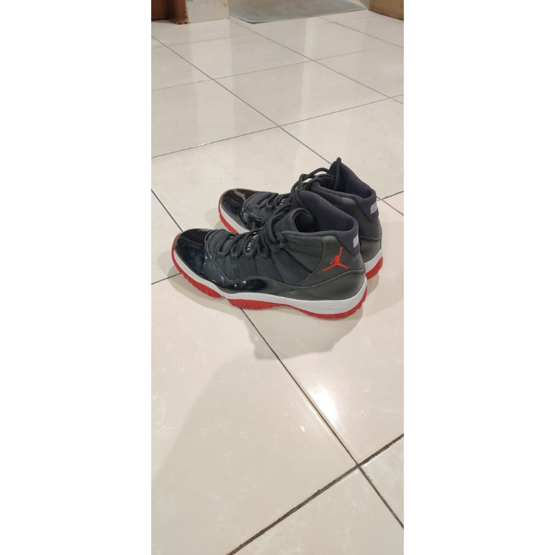 PRELOVED AIR JORDAN 11 BRED 2012