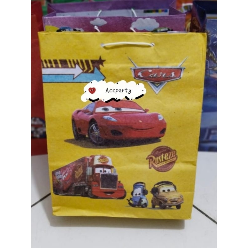 

Tas Snack Karakter Cars 20×28cm / Tas Kertas Ulang Tahun / Tas Kado (10lmbr)