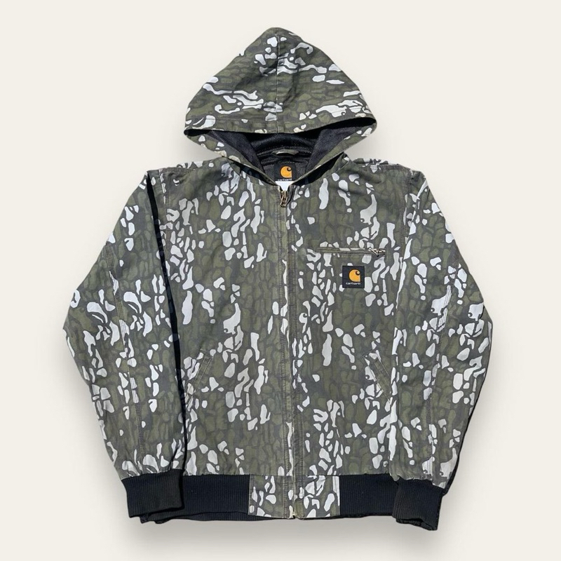 carhartt active camo, not detroit jaket