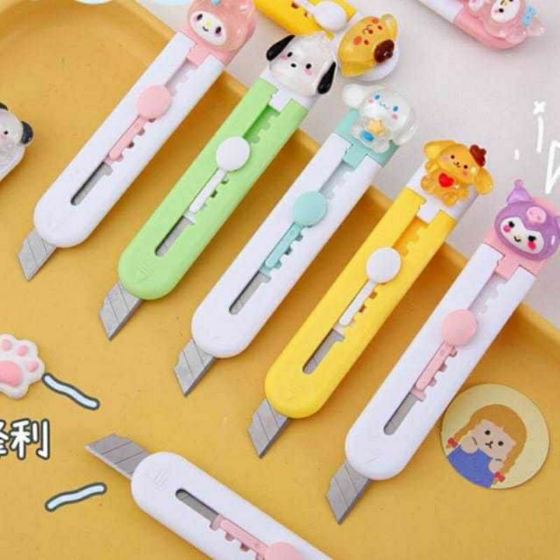 

Cutter mini karakter kartun sanrio kuromi my melody cinamorol cinnamoroll pompompurin paper kertas cuter kater pisau mini portable silet alat pemotong tulis sekolah school stationery stationary lucu imut atk box cutting potong buka paket travelling kecil