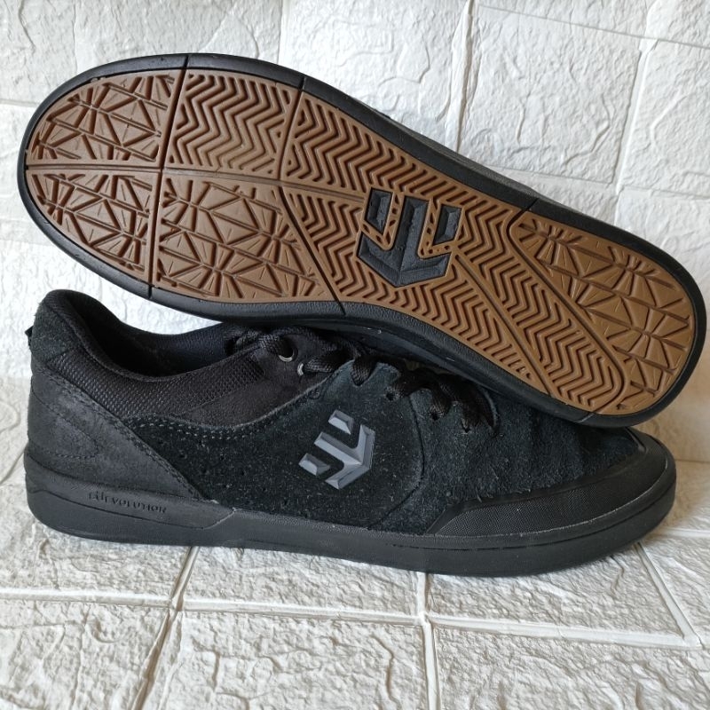 Sepatu Etnies Marana XT