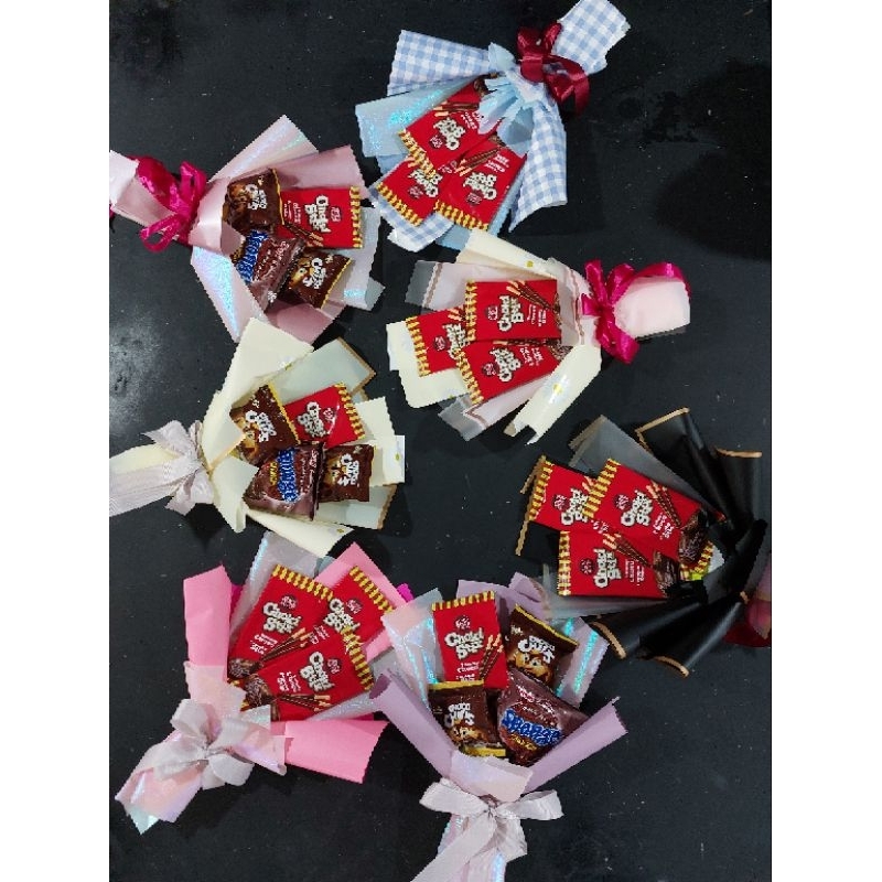 

READY STOCK Snack Mini Bouquet Buket Ciki Coklat Buket Wisuda Buket Ultah Souvenir