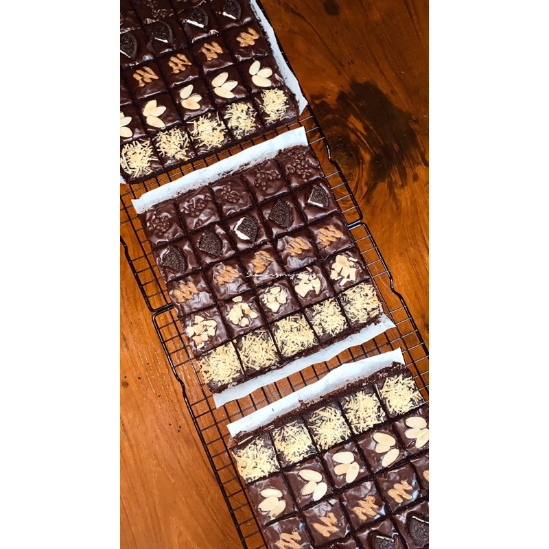 

Thiny Fudgy brownies 20x20 | Fudgy brownies | Brownies | Brownies Sekat | @sekitarmeja