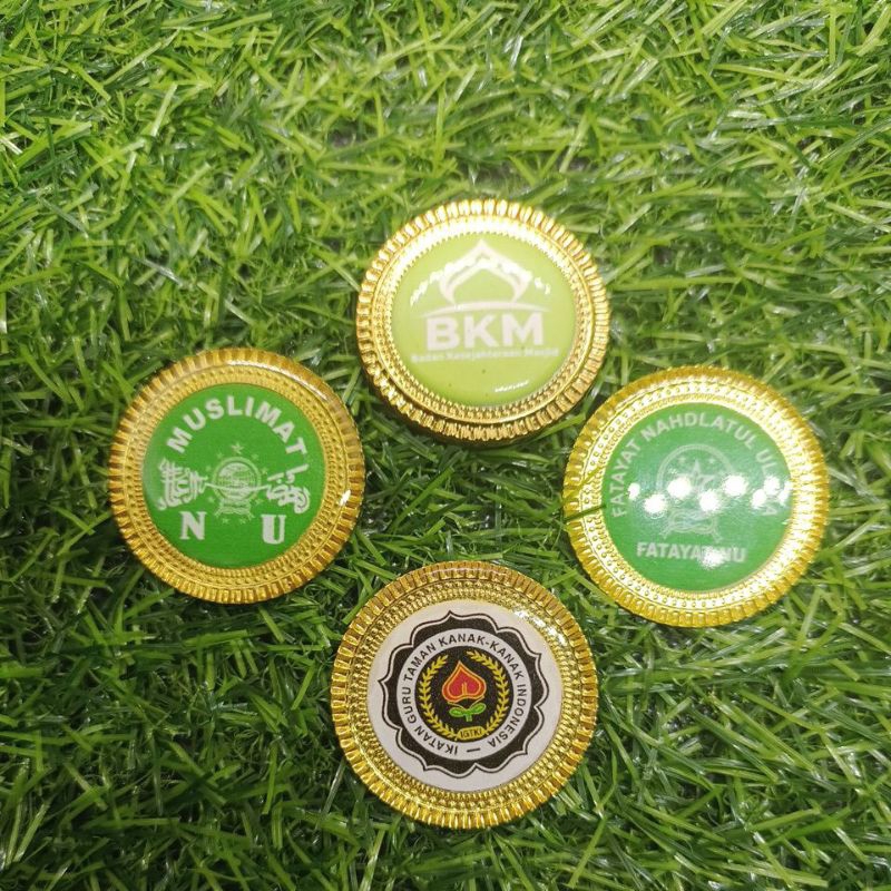 Pin Gerigi full resin custom logo