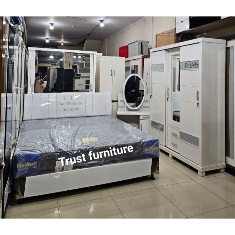 Paket kamarset/Paket lengkap/Paket Seserahan/Tempat tidur/Lemari pakaian dan meja rias