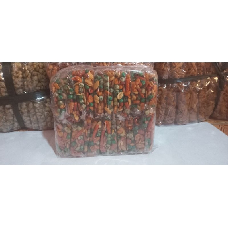 

SNACK KOROMIX GURIH & RENYAH MERK "PAK WIWID" KWALITAS SUPER