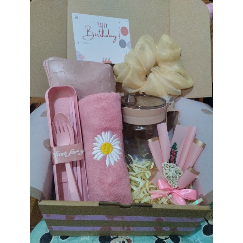 Hampers Kado Ulang Tahun Ibu Hadiah Istri Tercinta
