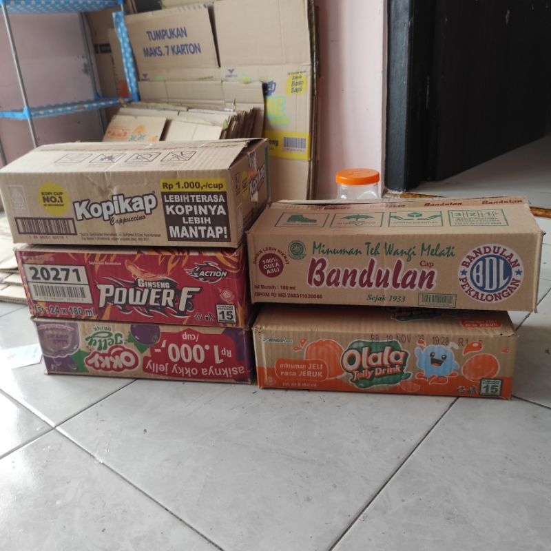 

Kardus Bekas Minuman Cup Untuk Packaging Kondisi Baik kopikap PowerF bandulan Okky Ale Ale