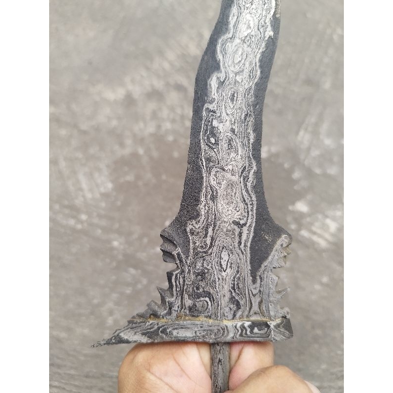 Keris Omyang Jimbe luk 7 pamor Uler Lulut