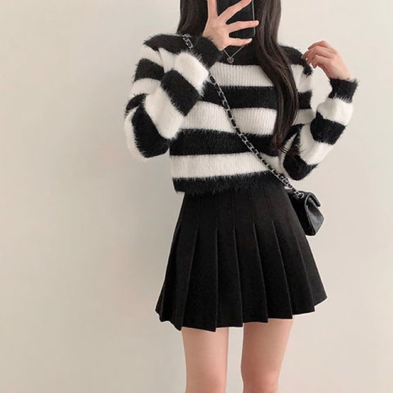 JeanKnitwear - Alodia Sweater - Stripe Sweater Crop Rajut bulu halus fuzzy
