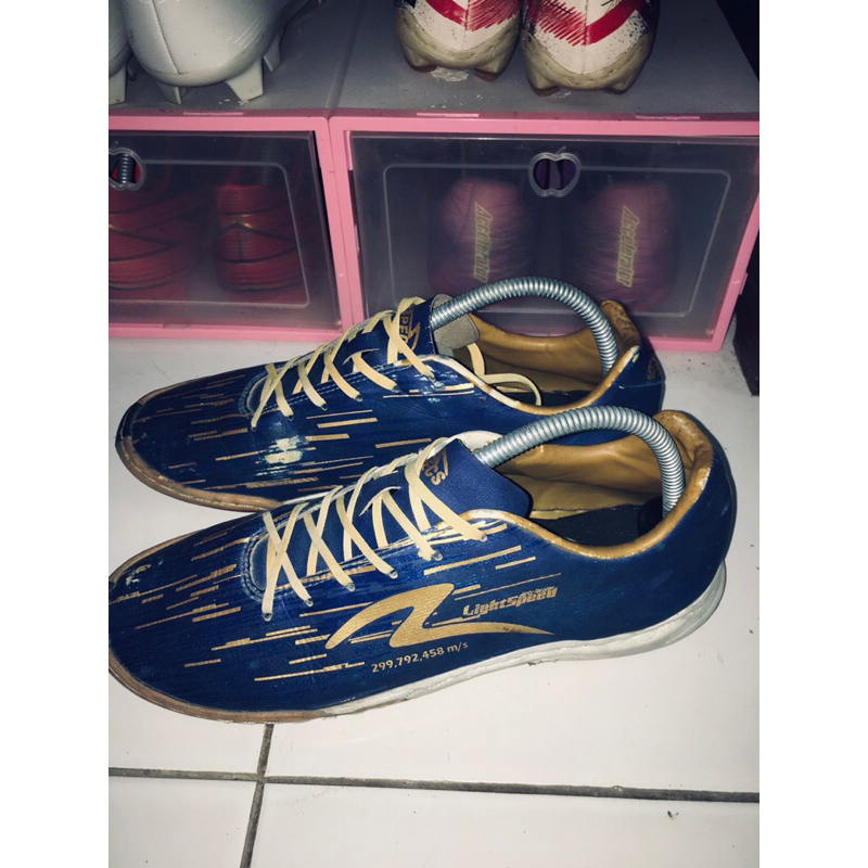 sepatu futsal ls reborn