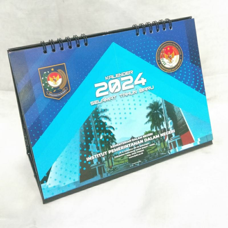 

KALENDER IPDN 2024 (kalender duduk) (kalender meja)