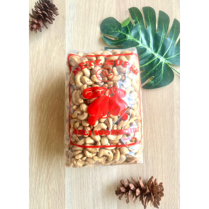 

KACANG METE GORENG UTUH 1 KG KACANG METE GORENG WONOGIRI