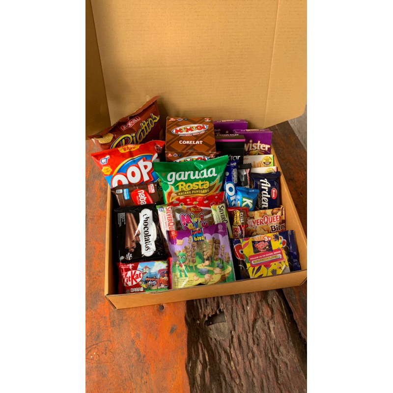 

Snack Box Jumbo Kotak isi snack banyak 2kg