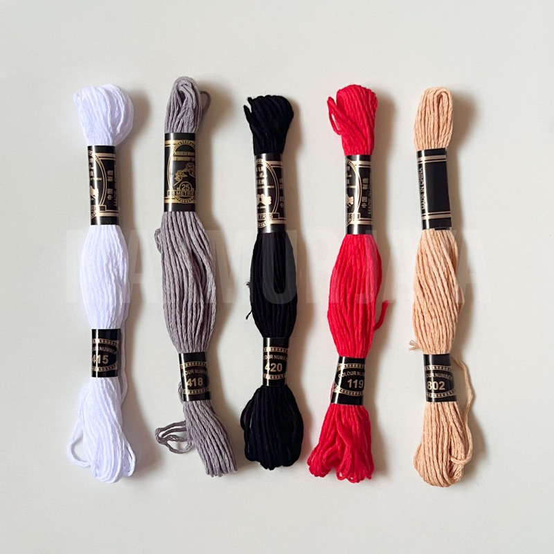 Benang Sulam Kristik