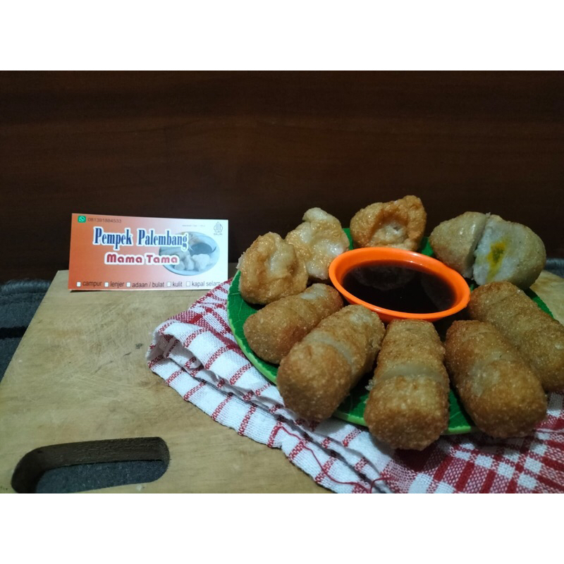 

pempek ikan khas palembang asli