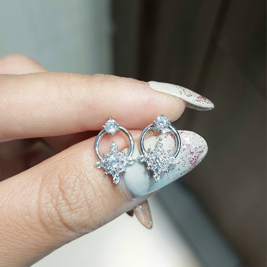 Anting Tusuk Emas Putih 17K 750 Fashion Zircon 1.77 Gram (AH64)