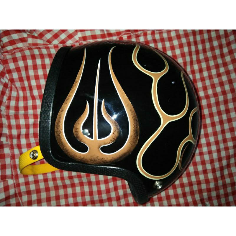 Helm slim head snake flame