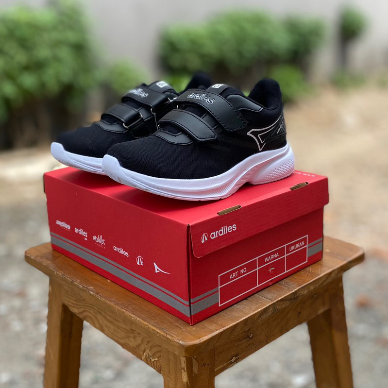 Sepatu sekolah anak hitam polos hitam putih ukuran 31 32 33 34 sepatu anak tanpa tali sepatu sekolah