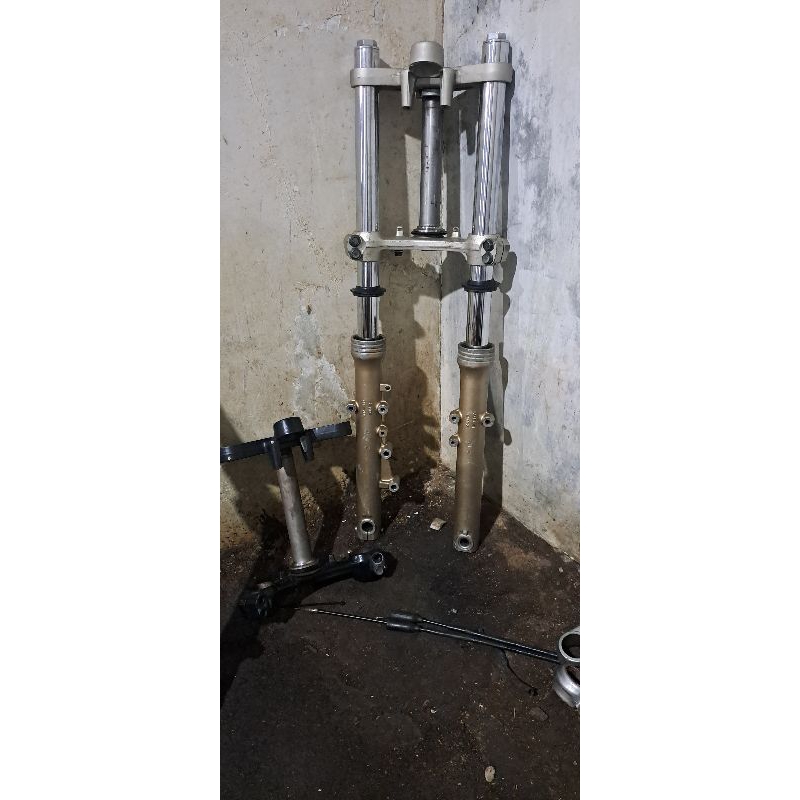 Shock depan ninja rr 150 cbu ori paint